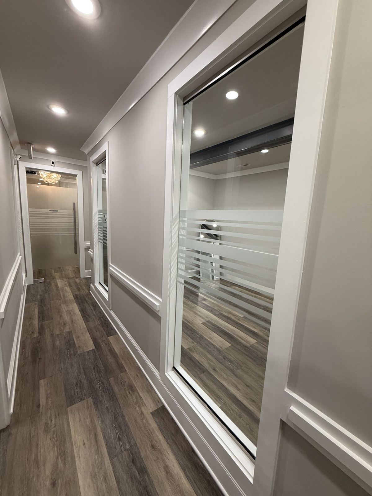 Frosted-glass suite fronts